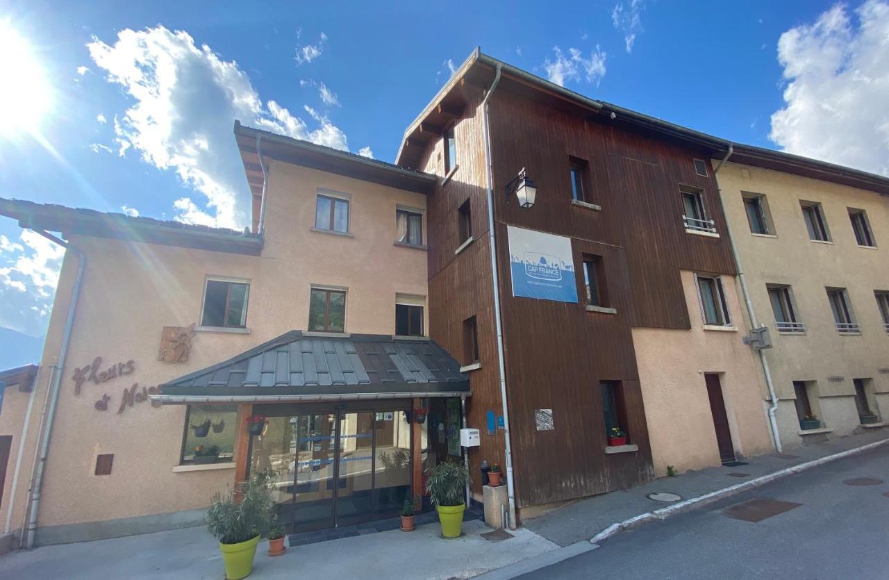 Hotel Fleurs et Neige Aussois Exterior foto